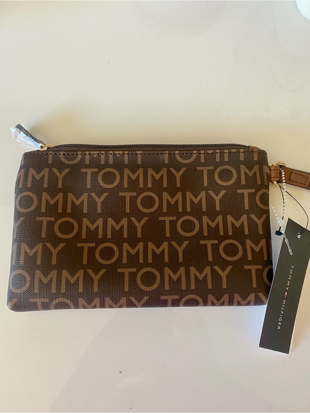 Tommy Hilfiger Monogram Wristlet - Picture 4 of 10